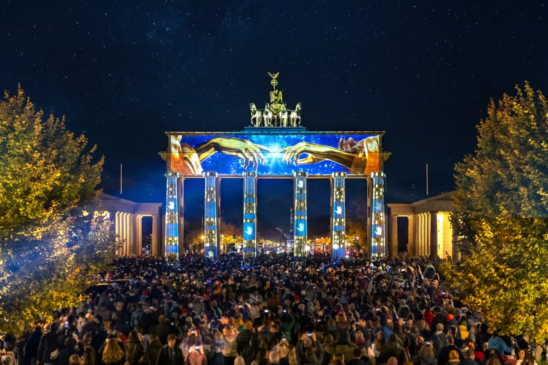 21. FESTIVAL OF LIGHTS in Berlin vom 8.-15. Oktober mit vielen Premieren an neuen Orten wie KaDeWe, Flughafen Tempelhof / THF Tower und Konzerthaus am Gendarmenmarkt